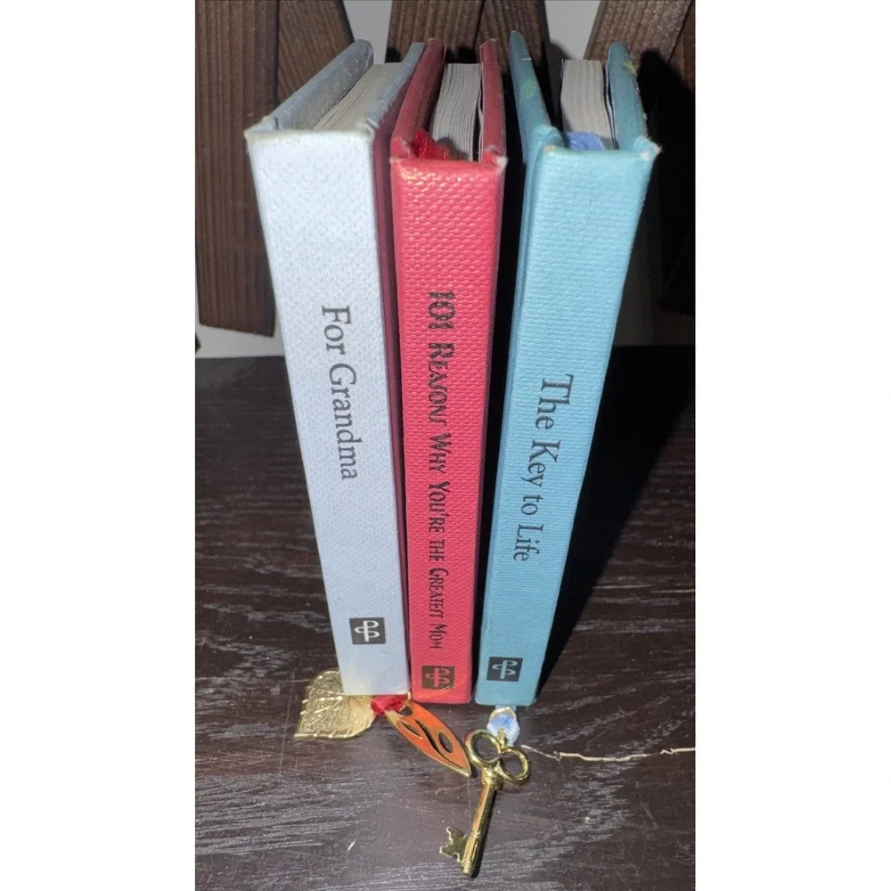 Vintage Set Of 3 Hardcopy Hardcover Mini‎ Books. 3.25